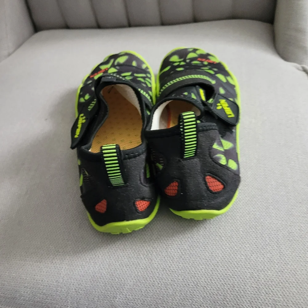 UBFEN Size 35 Kids Shoes - Black and Green